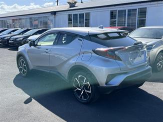 2018 Toyota C-HR - Thumbnail