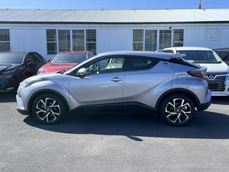 2018 Toyota C-HR - Thumbnail