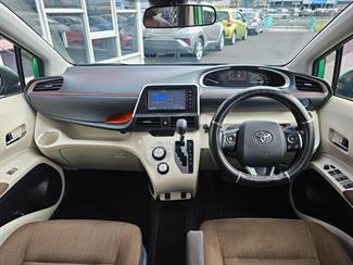 2016 Toyota Sienta - Thumbnail