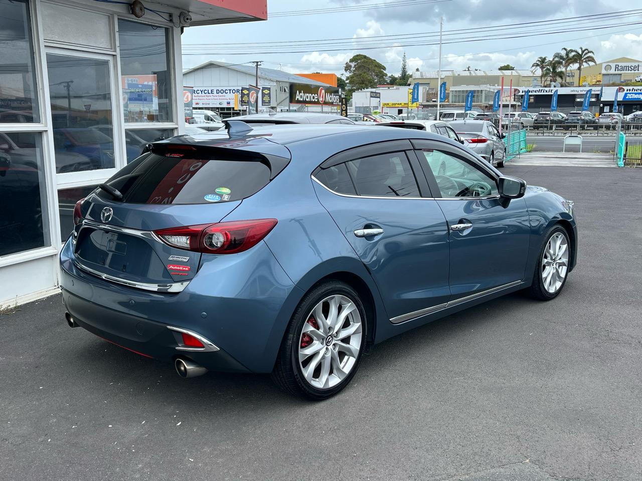 2013 Mazda Axela