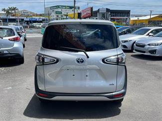 2019 Toyota Sienta - Thumbnail