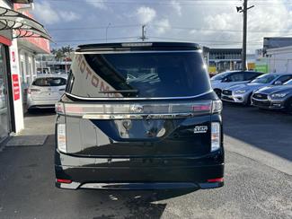 2017 Nissan Elgrand - Thumbnail