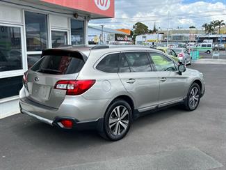 2017 Subaru Outback - Thumbnail