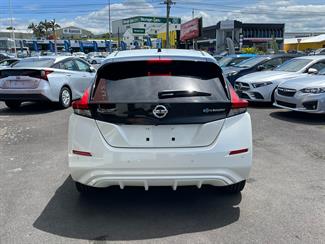 2018 Nissan Leaf - Thumbnail